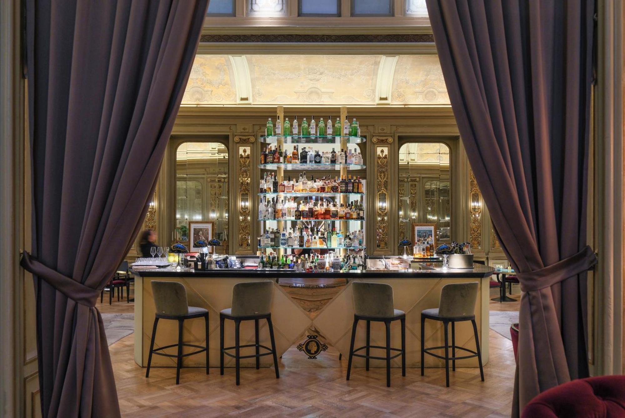 Grand Hotel Et Des Palmes Палермо Екстер'єр фото The bar at the St Regis Rome