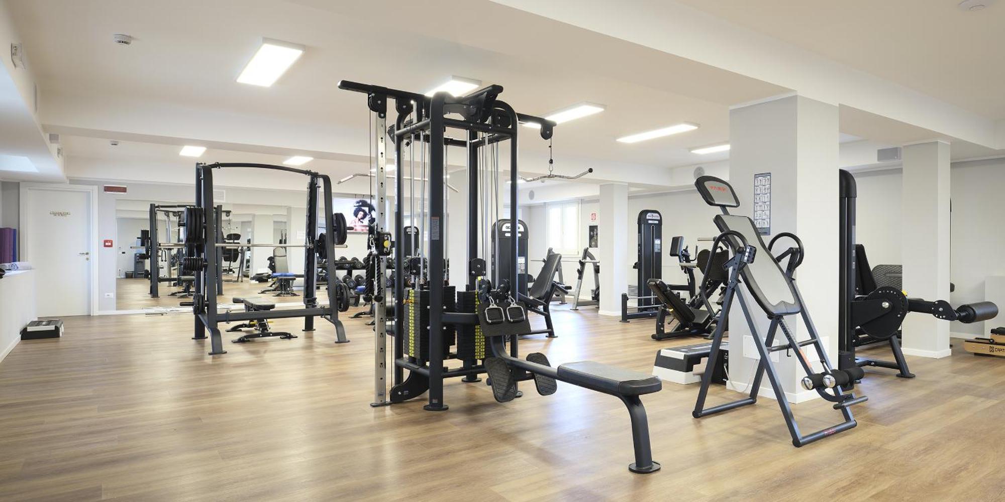 Grand Hotel Et Des Palmes Палермо Екстер'єр фото A typical gym